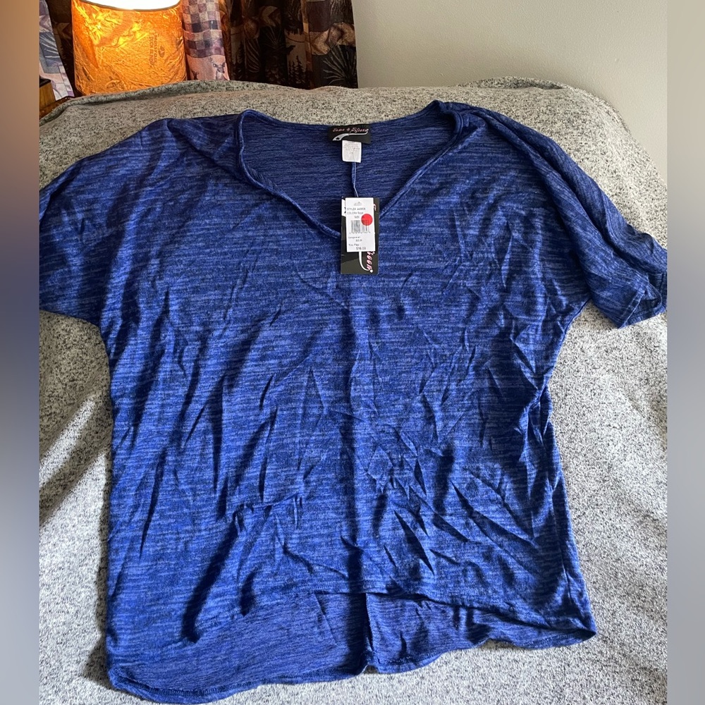 NWT Fame 4 Fifteen sz 2X blue/black mix top.